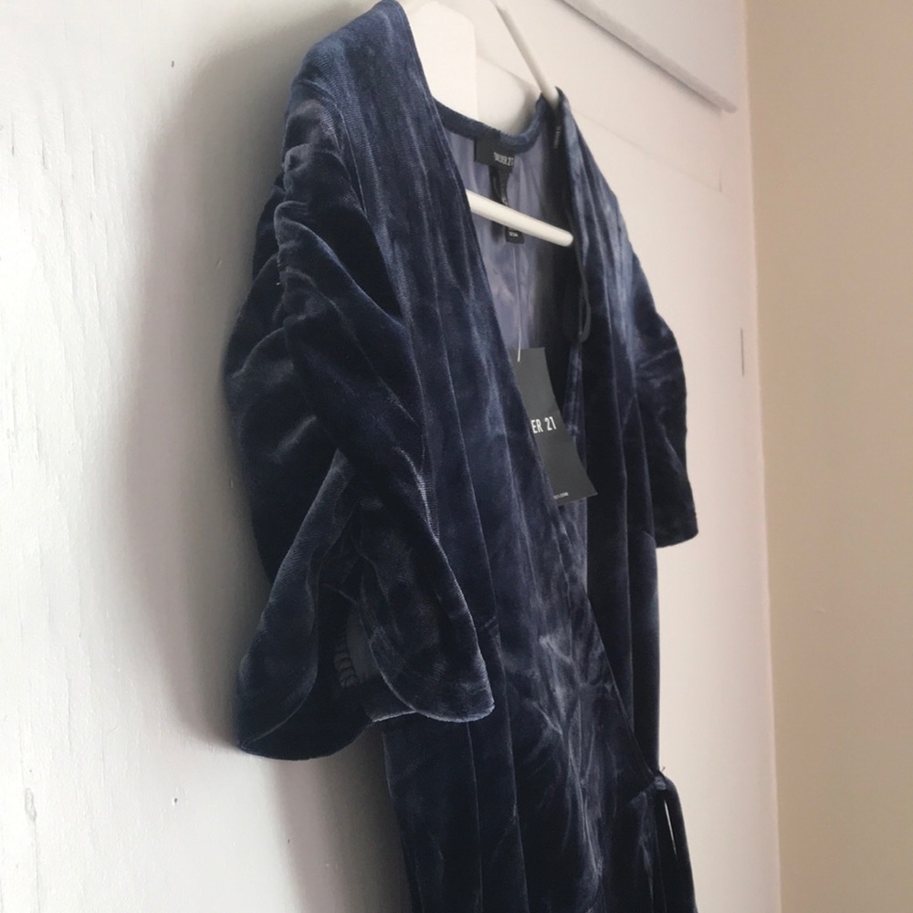 ✅Forever21 velvet dress navy blue size s - Picture 2 of 7